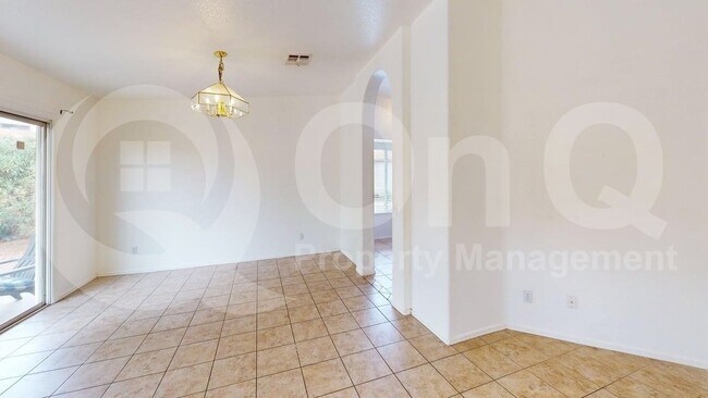 Building Photo - 8972 E Mayberry Dr