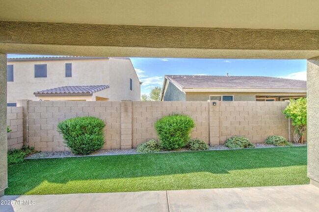 Building Photo - 9856 E Palladium Dr