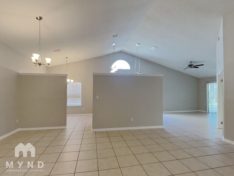 Building Photo - 536 Remington Oak Dr