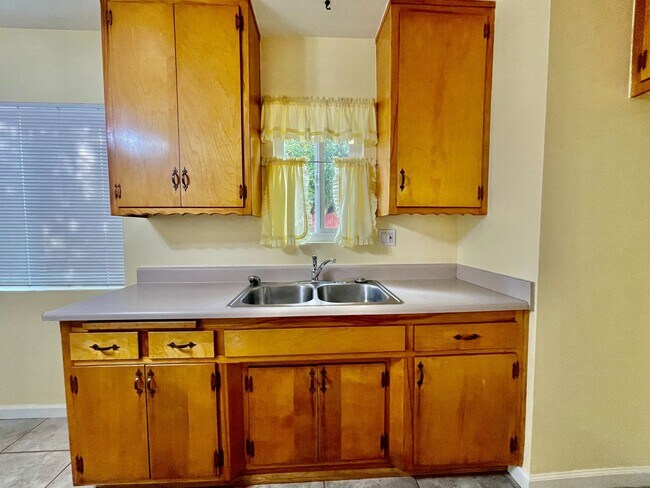 Building Photo - Temple