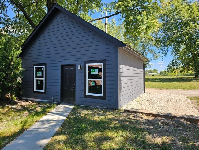 Building Photo - 2751 Guilford Ave