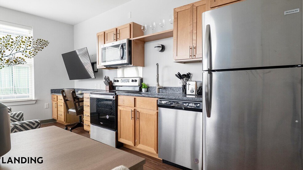 Building Photo - 302 13th St S