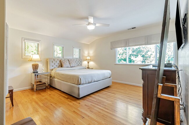 Building Photo - Executive Almaden Valley Home