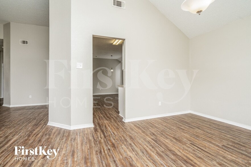 Building Photo - 7921 Rice Dr