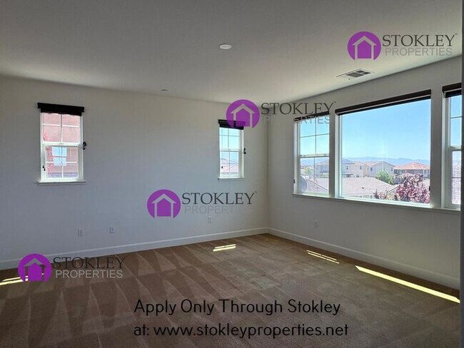Building Photo - 1836 Porcellano Way