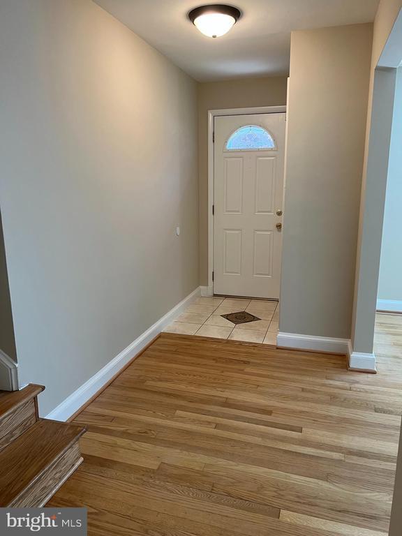 Building Photo - 4616 Willow Run Dr