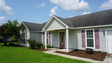Building Photo - Luxury in Lakeland, GA