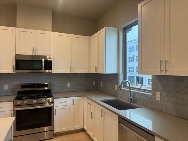 Building Photo - 540 Janisch Rd