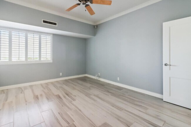 Building Photo - 1155 N La Cienega Blvd