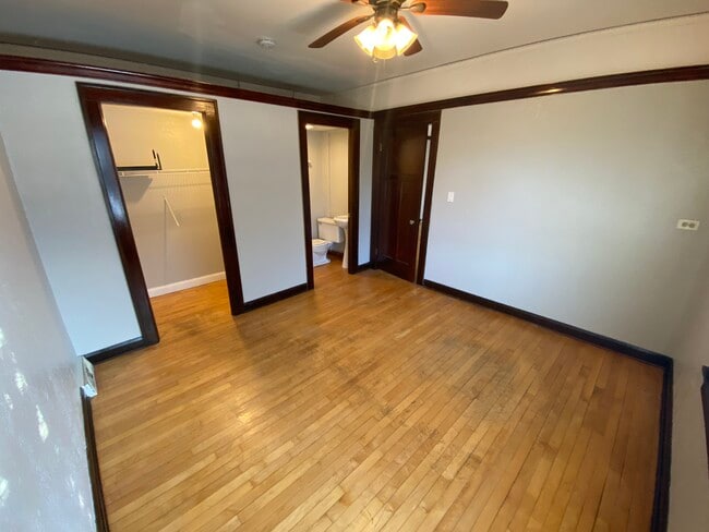 Building Photo - Stunning 4br 2ba in the Heart of Bayview !