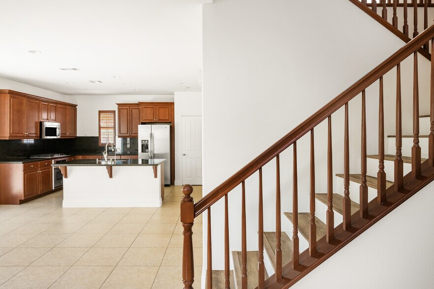 Building Photo - 89 Keepsake