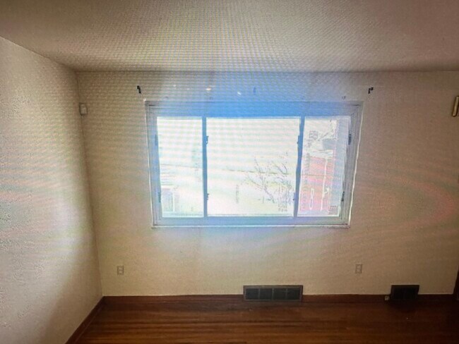 Building Photo - 1649 Westmont Ave