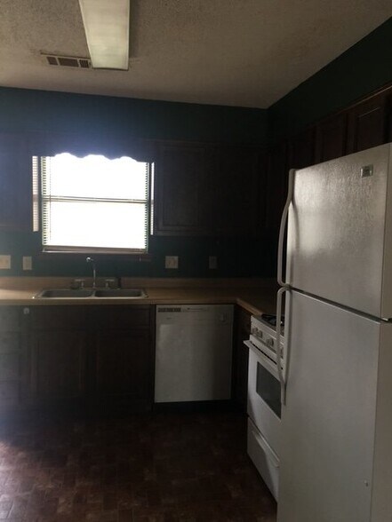 Building Photo - 15005 Smalling Rd