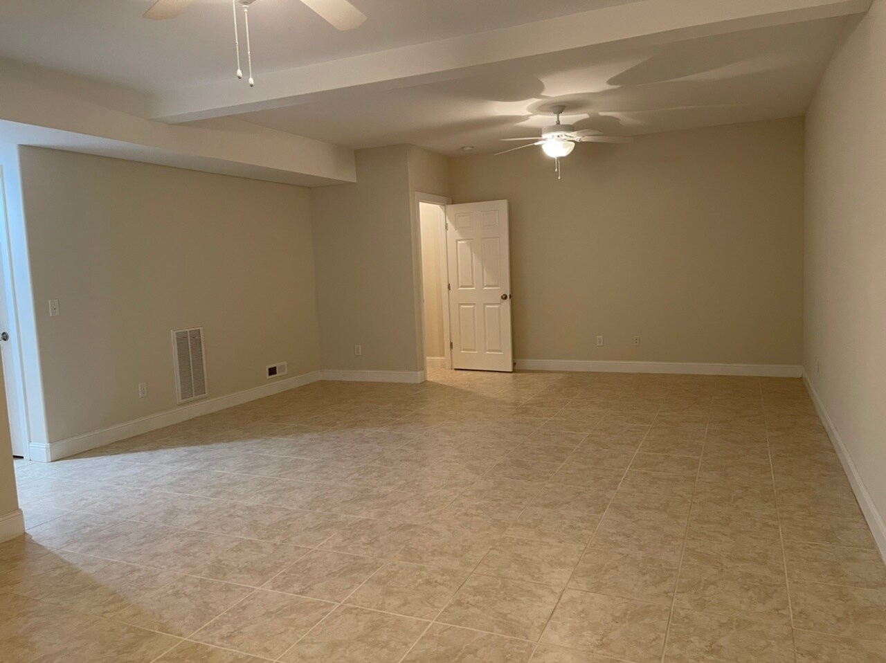Building Photo - 144 Saint James Pl