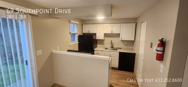 Building Photo - 69 Southpoint Dr