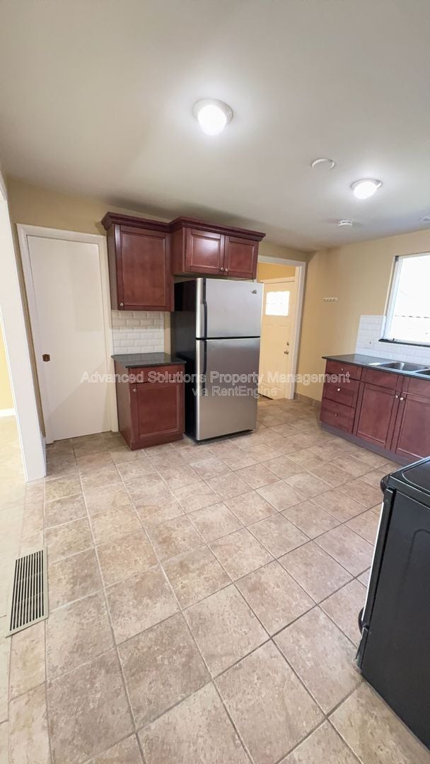 Building Photo - 967 Charlton Cir