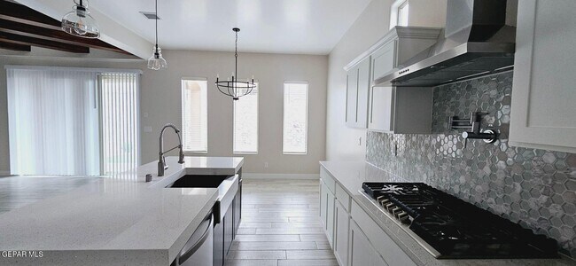 Building Photo - 1822 Bridle