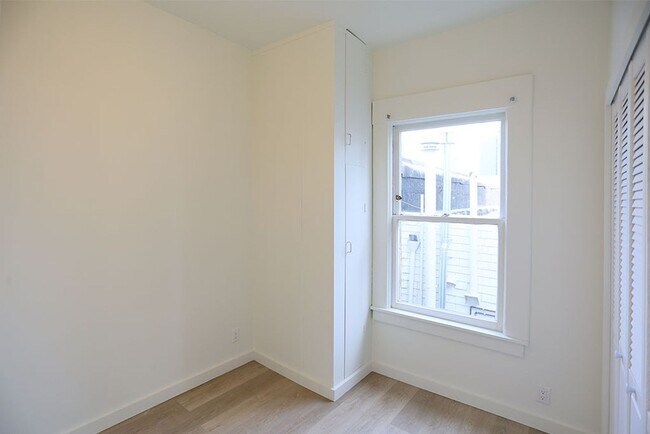 Building Photo - 2131 Fillmore St