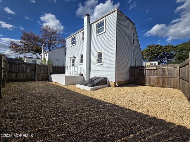 Building Photo - 6 Trumen Pl