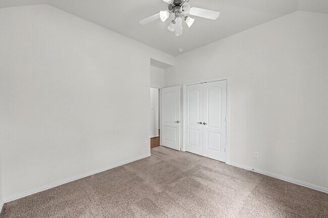 Building Photo - 21327 Somerset Shores Crossing