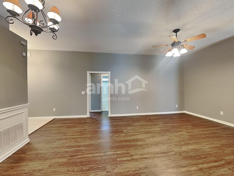 Building Photo - 1526 Bay Harbor Dr
