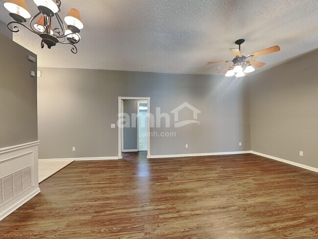 Building Photo - 1526 Bay Harbor Dr