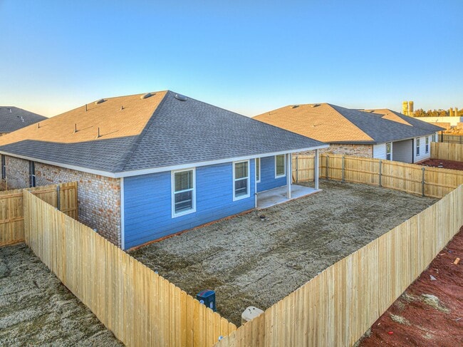 Building Photo - Newer home only minutes away from Paycom, Falling Springs Addition + Greenbelt lot + Deer Creek S...