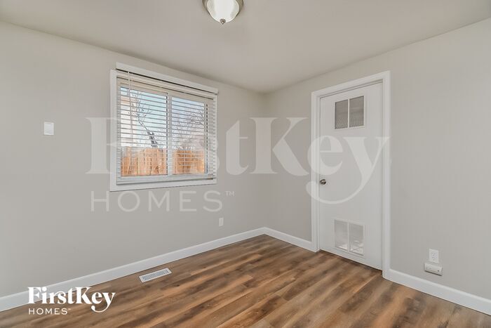 Building Photo - 2213 Moccassin Dr