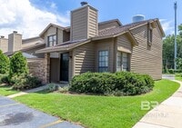 Building Photo - 200 Parma Dr