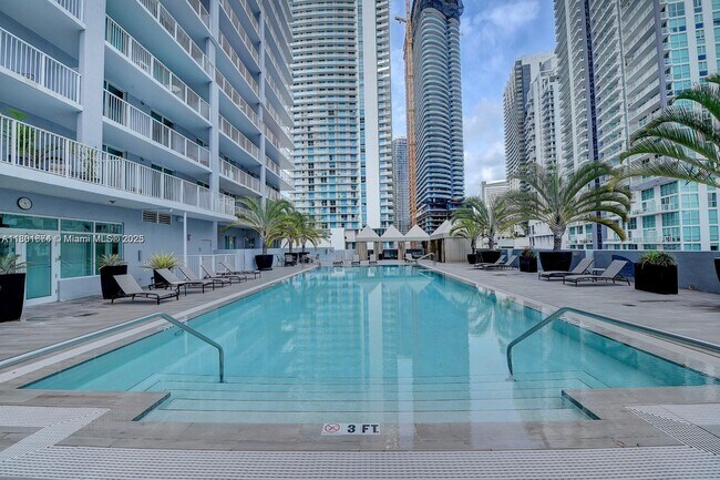 Building Photo - 1250 S Miami Ave