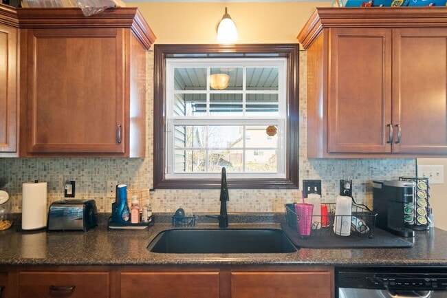 Building Photo - JUST REDUCED!!!  Nice Home in Peach Tree Subdivision Waiting for you to Call home TODAY