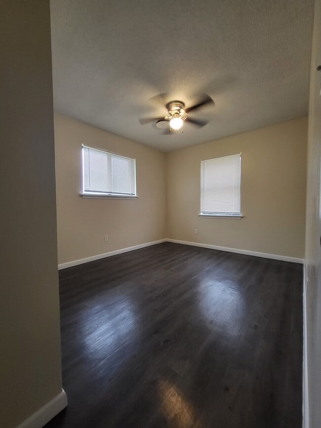Building Photo - 1608 Linda Ln