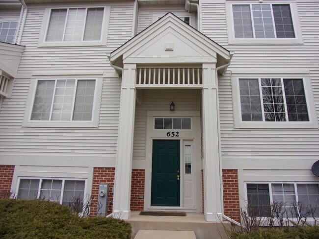 Primary Photo - 652 S Rosehall Ln