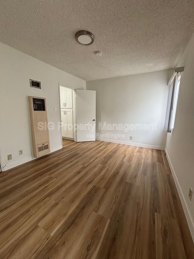Building Photo - 10424 Parr Ave