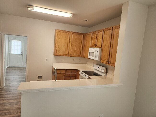 Building Photo - Four bedroom townhome in Caldwell Station