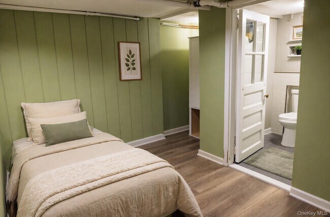 Building Photo - 658 Shore Acres Dr