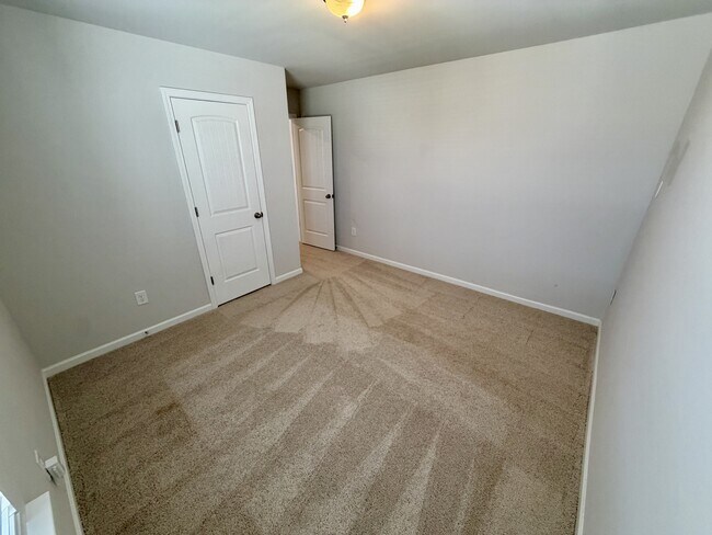 Building Photo - 540 Teversham Dr