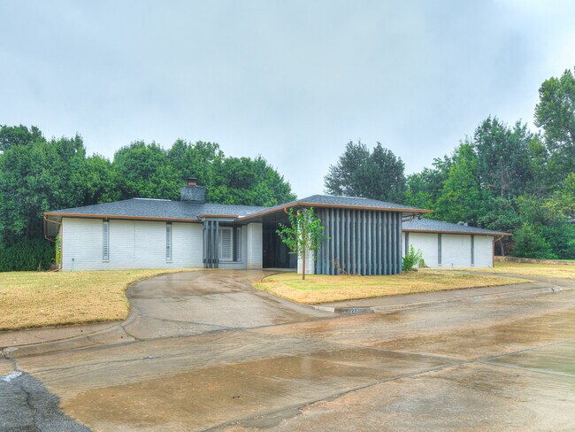Primary Photo - 12136 Thorn Ridge Rd
