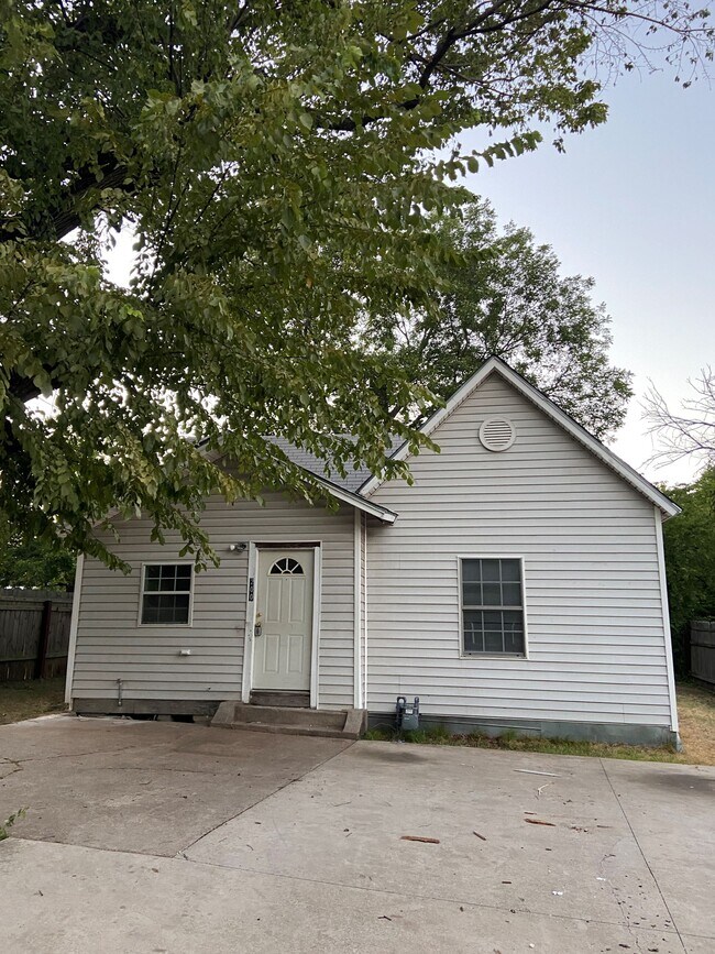 Building Photo - 4611 Sailboat Dr