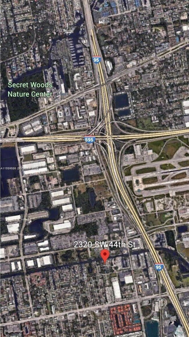 Building Photo - 2320 SW 44th St