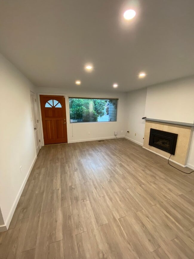 Building Photo - 3bd/1ba House in Bellevue