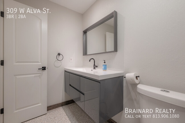Building Photo - 309 W Alva St