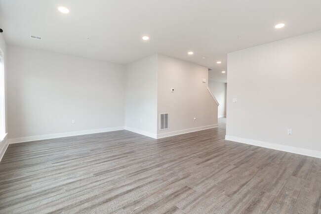 Building Photo - 10 Seover Wy