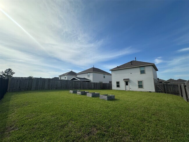 Building Photo - 11079 N Lake Mist Ln