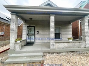 Building Photo - 537 E Oak St
