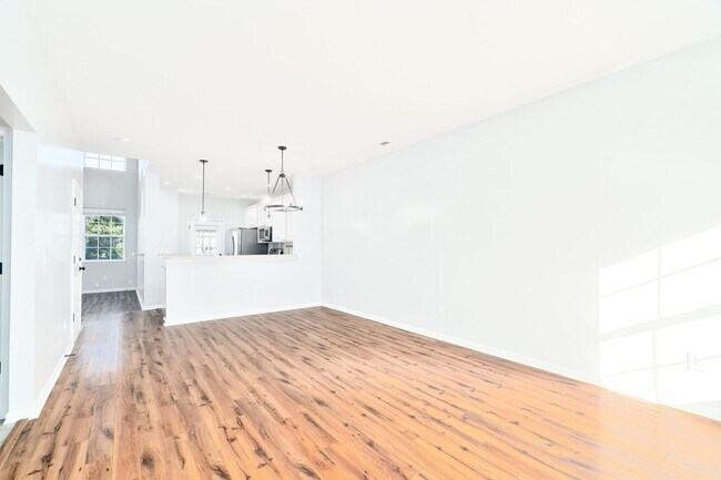 Building Photo - 116 Winding River Dr