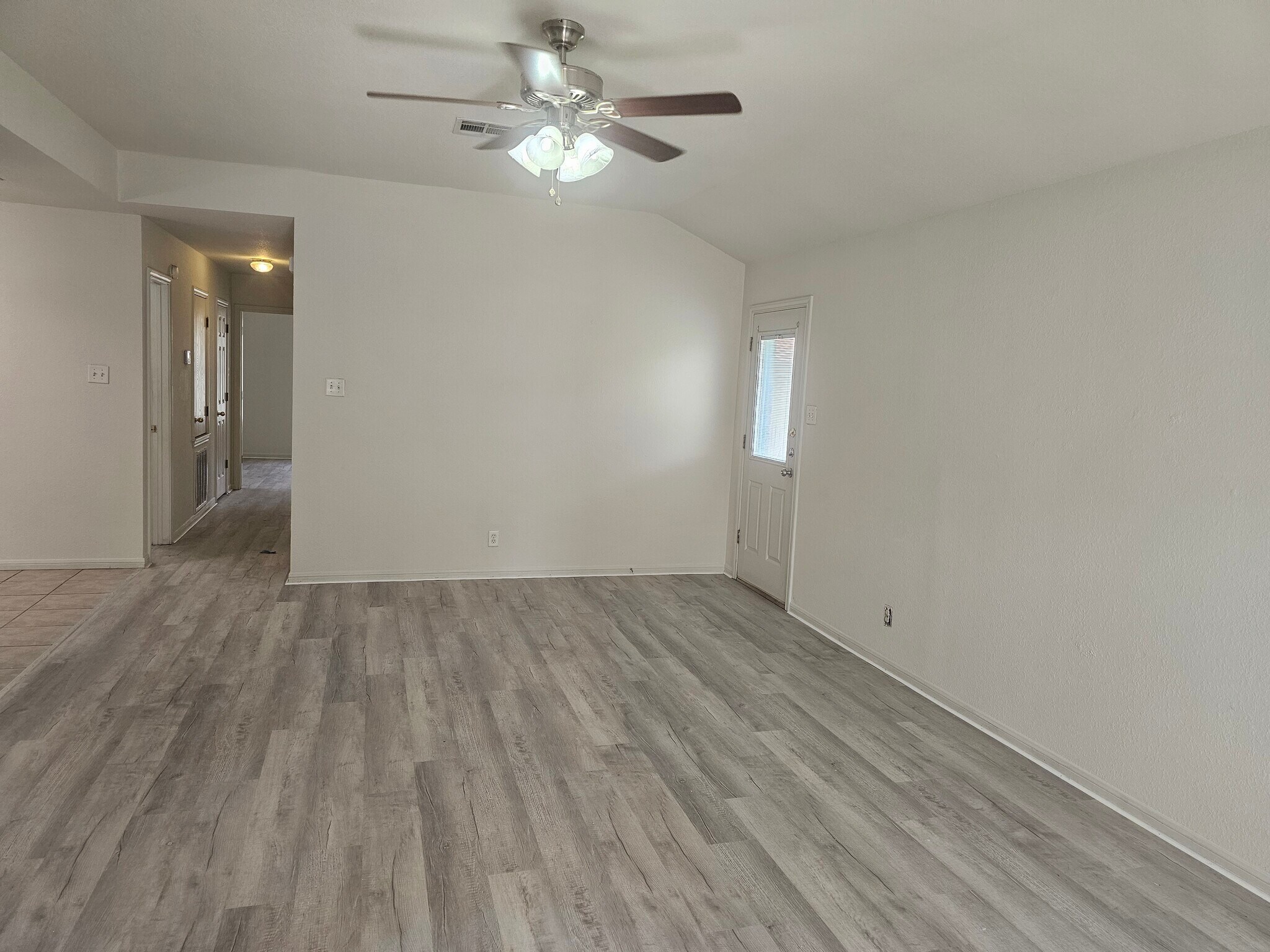 Building Photo - 2701 Lucille Dr