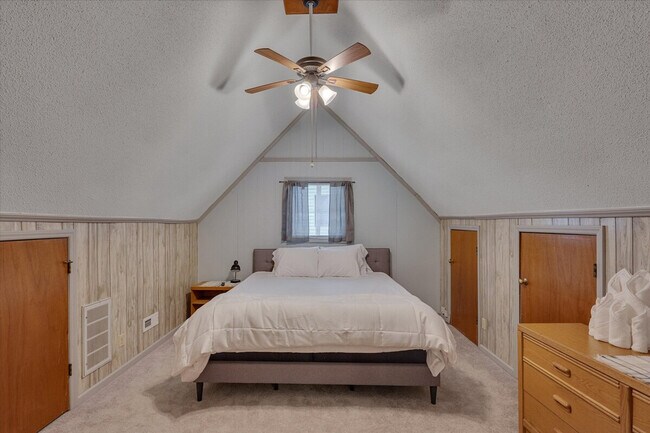 Building Photo - 4225 Meadowbrook Rd