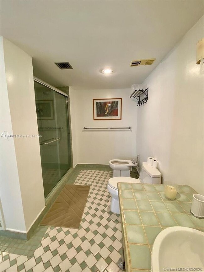 Building Photo - 1623 Collins Ave