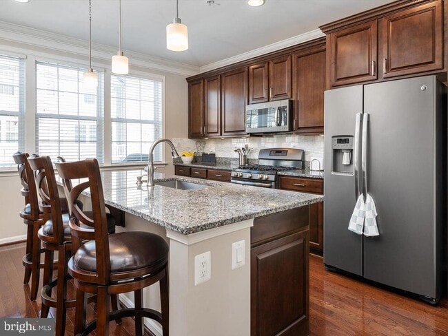 Building Photo - 1047 Ironwood Ln